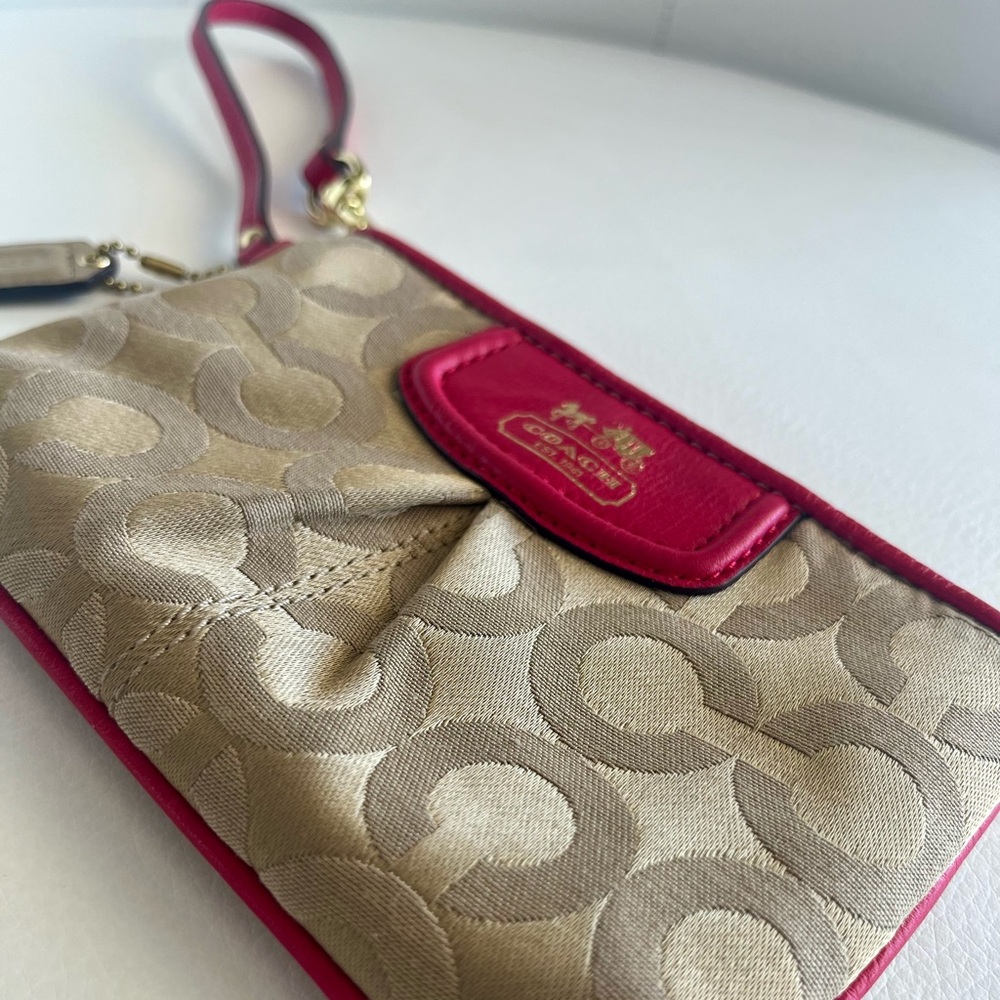 Coach Madison Wristlet 6.5” x 4”